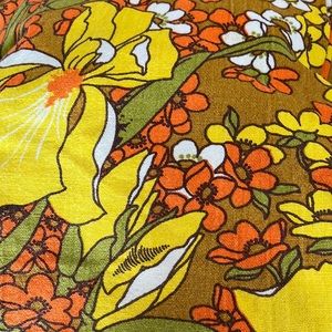 Vintage 60s 70s Round Tablecloth